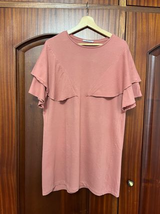 Vestido rosa com folhos