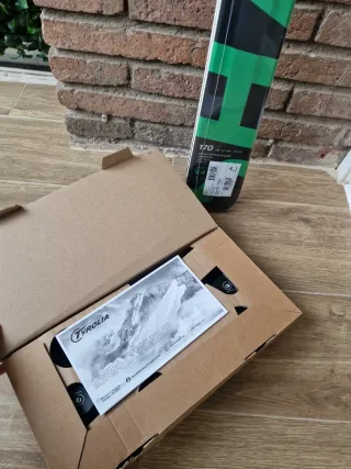 Esquís nuevos: HEAD Shape V4 Performance 170cm