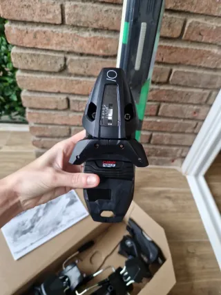 Esquís nuevos: HEAD Shape V4 Performance 170cm