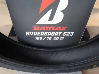 Bridgestone Battlax Hypersport S23 120/70 ZR17