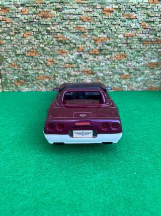 Chevrolet Corvette – Maisto – Escala 1:18