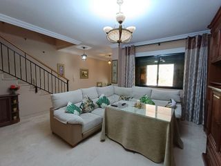 Casa adosada en venta en Hellín