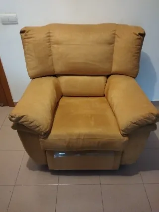 Sofá individual reclinable amarillo