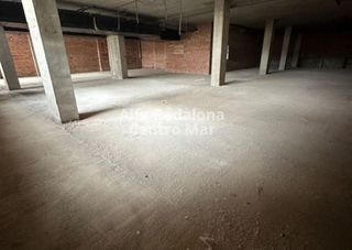Local comercial en alquiler en Port en Badalona