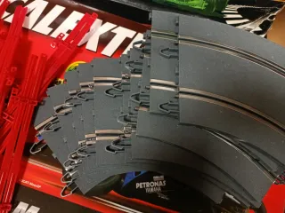 Scalextric: 10 curvas + 10 vallas