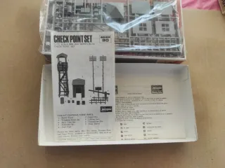 Maqueta Hasegawa Check Point Mini Box 30