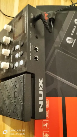 Amplificatore NUX Mighty 8 + Pedaliera NUX MG300