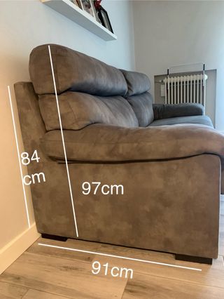 Sofá gris con asientos extraíbles