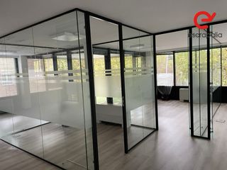 Mamparas de vidrio para 7 oficinas