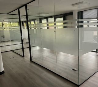 Mamparas de vidrio para 7 oficinas