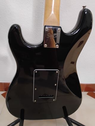 Pack Guitarra Fender Stratocaster + Ampli Marshall