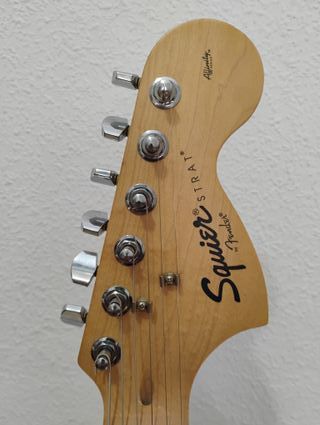 Pack Guitarra Fender Stratocaster + Ampli Marshall