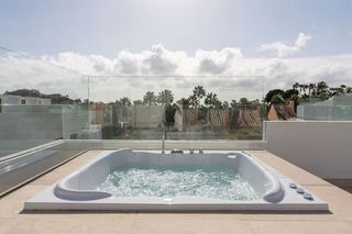 Casa adosada en alquiler en Los Naranjos - Las Brisas en Marbella