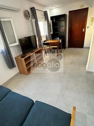 Piso en alquiler en Cruz Roja en Sevilla