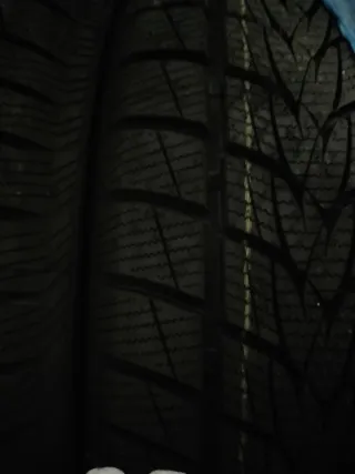 Pneumatici invernali MINERVA 215/65 R17 99V