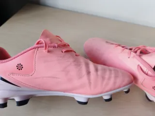 Botas de fútbol Nike Phantom Rosa