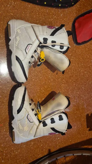 Snowboard Burton e Scarponi