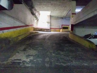 Garaje en venta en Sants en Barcelona