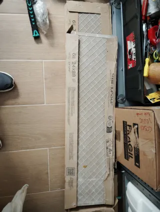 Suelo porcelánico imitación parquet + rodapie