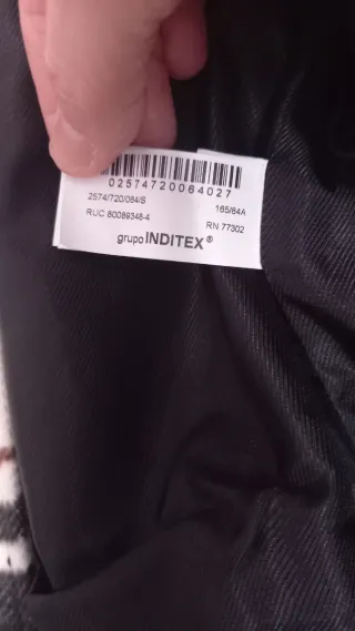 Jaqueta Zara xadrez branca e preta T. S