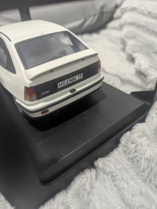 Maqueta Opel Kadett GSi 1/18 Norev Blanco