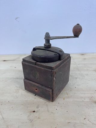 Molinillo de café Peugeot antiguo