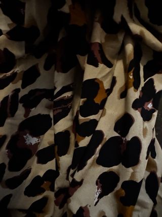 Falda midi estampado leopardo