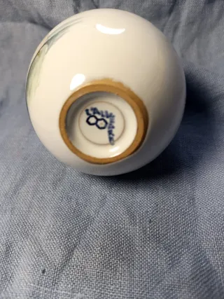 Piccolo vaso porcellana con cigno dipinto