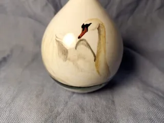 Piccolo vaso porcellana con cigno dipinto