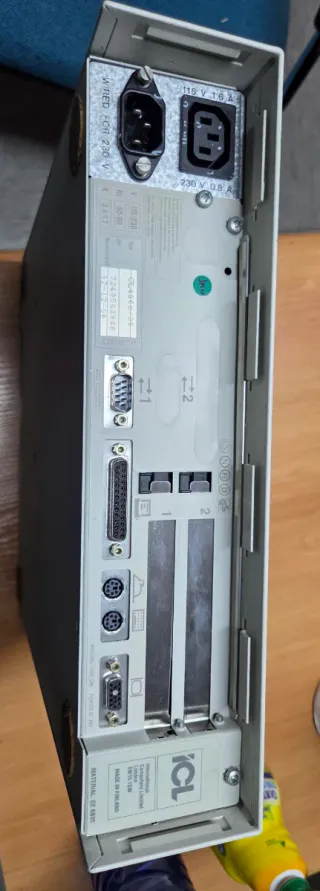 Vecchio computer ICL CL486/25 Windows 3.0