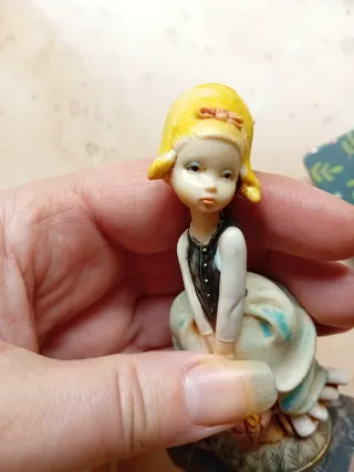 Statuine depose coppia uomo donna h 13