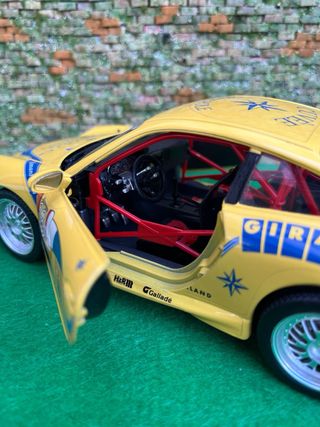Porsche 911 Carrera (1997) – Bburago – Escala 1:18