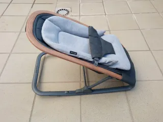 Mecedora bebé madera y tela gris