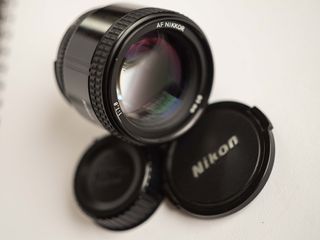 Nikon AF NIKKOR 85mm f/1.8 MINT!!!
