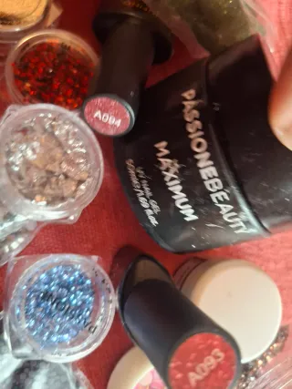 Lotto prodotti per unghie glitter e strass