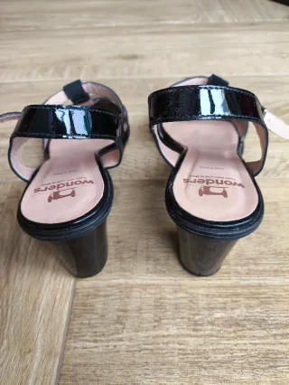 Sandalias fiesta Wonders negras talla 40