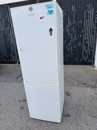 Frigorífico Combi Daewoo No Frost A+