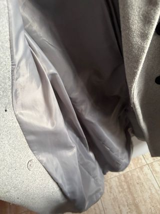 Abrigo largo Stradivarius gris talla M