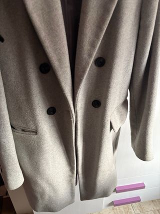 Abrigo largo Stradivarius gris talla M