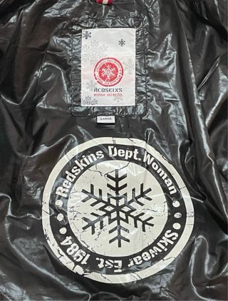 Plumífero brillante Redskins negro