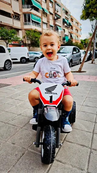 Moto Honda Eléctrica para Niños