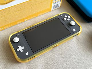 Nintendo Switch Lite + Accesorios