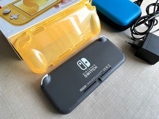 Nintendo Switch Lite + Accesorios