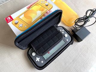 Nintendo Switch Lite + Accesorios