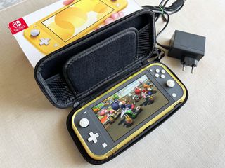 Nintendo Switch Lite + Accesorios
