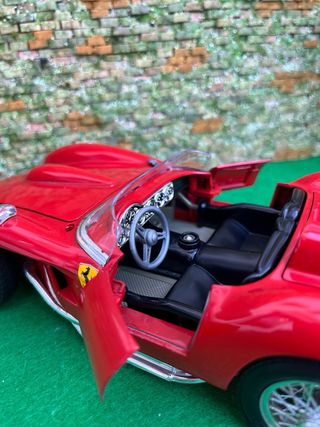 Ferrari 250 Testa Rossa 1957 – 1:18 – Burago