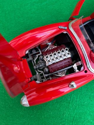 Ferrari 250 Testa Rossa 1957 – 1:18 – Burago