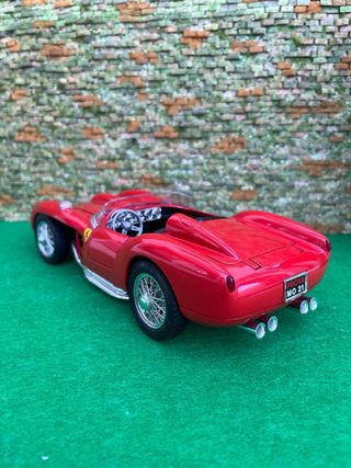 Ferrari 250 Testa Rossa 1957 – 1:18 – Burago