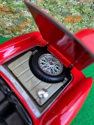 Ferrari 250 Testa Rossa 1957 – 1:18 – Burago