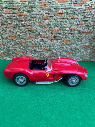 Ferrari 250 Testa Rossa 1957 – 1:18 – Burago